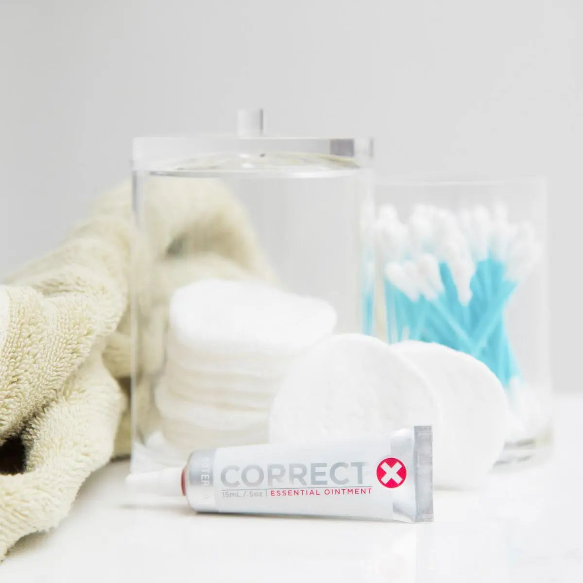 Correct-X doTERRA 15ml — frasco com tampa branca fundo neutro, creme reparador natural CPTG