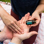 AromaTouch doTERRA 15ml duas pessoas massagem mão exterior manta floral, bem-estar natural