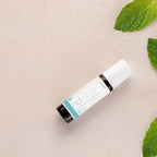HD Clear doTERRA Roll-on 10ml — frasco plano em fundo neutro, óleo essencial pele clara CPTG