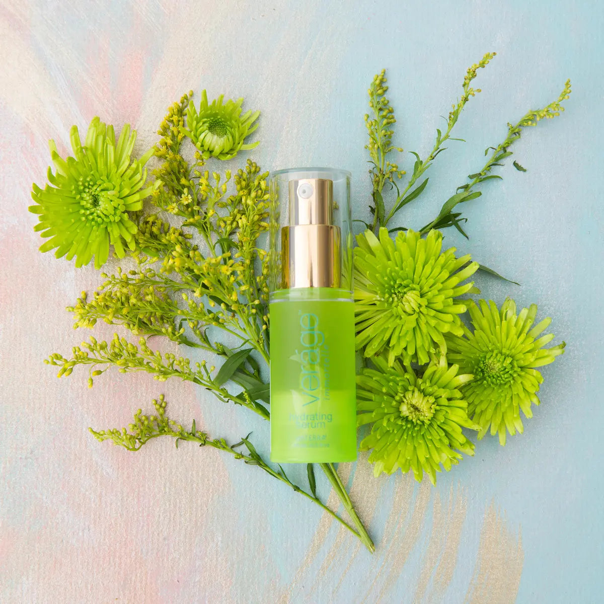 Soro Hidratante Veráge Immortelle doTERRA — frasco sobre bancada com toalha, cuidados de pele, óleo essencial puro CPTG